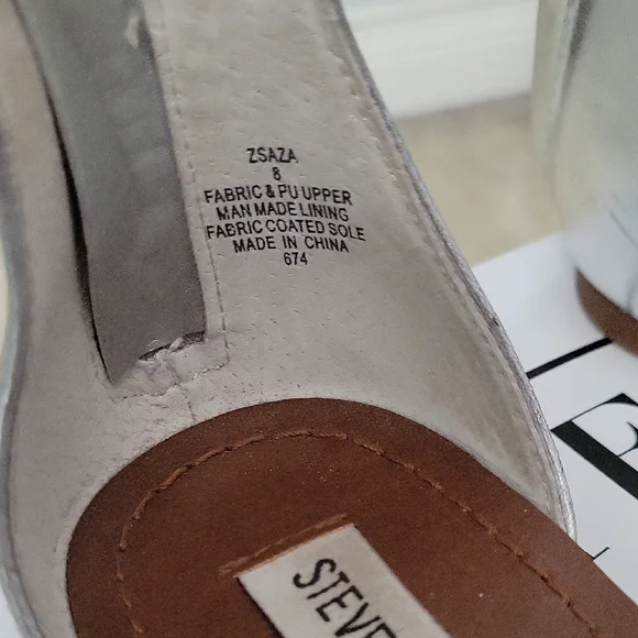 Steve Madden Silver Sparkly Strappy Sandals w Zipper Back - Picture 5 of 5